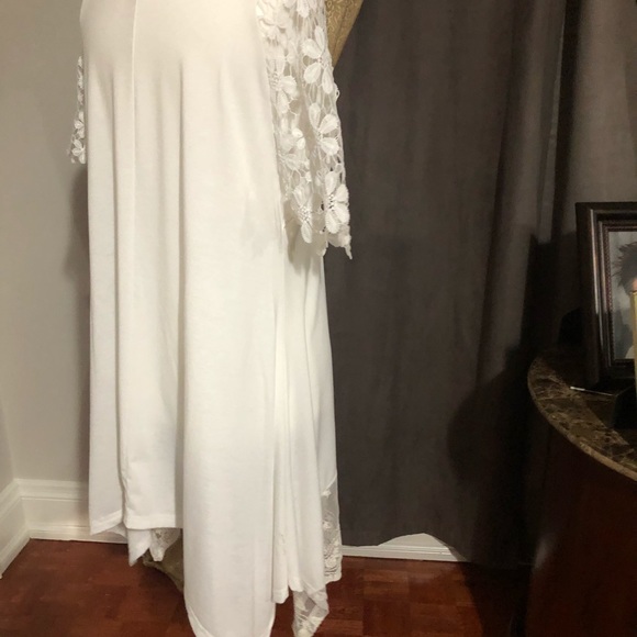 White lace sleeved top - Picture 5 of 5